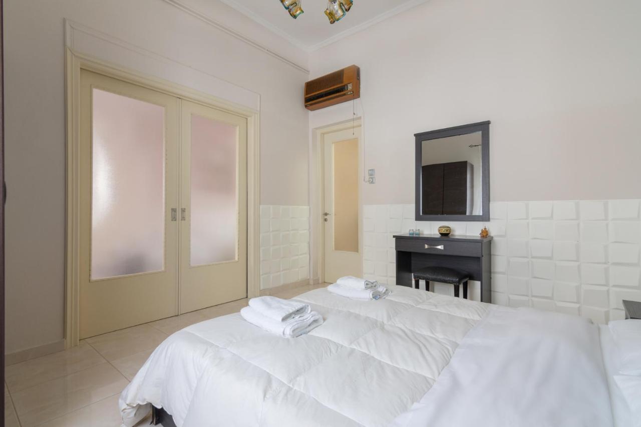 Delightful 2 Bedroom Flat Next To Mikrolimano Pireu Exterior foto